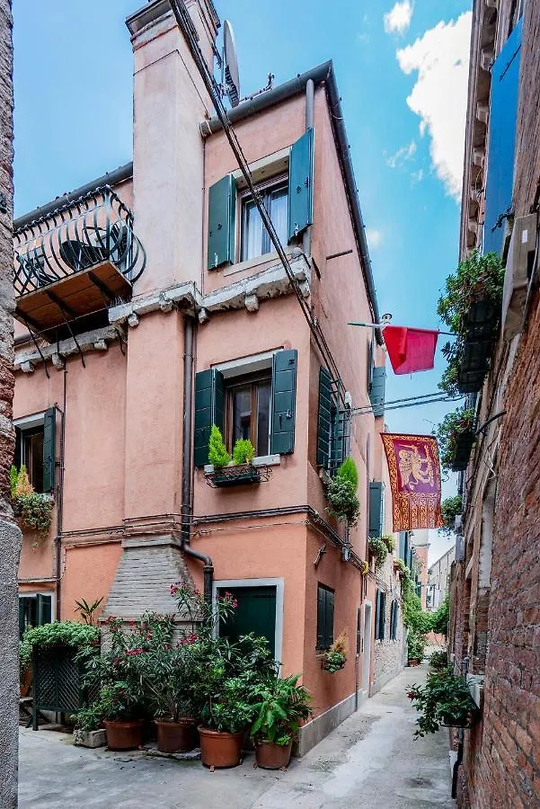 Lo Squero 2 Charming Apartment in Dorsoduro Venise